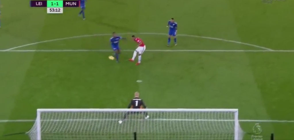 4 pha bỏ lỡ bị Mourinho gọi là trò hề ở trận hòa Leicester